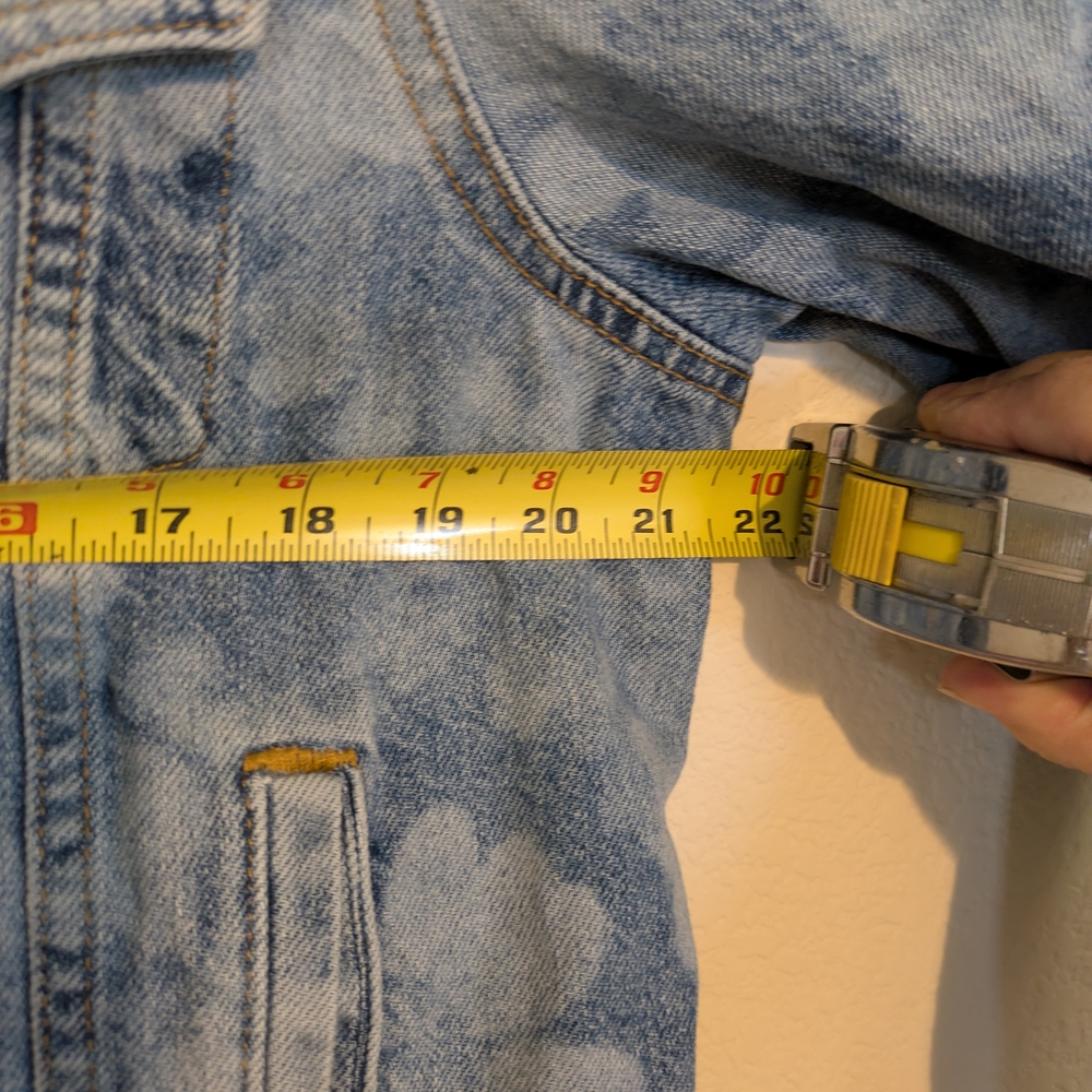 Levi's Classic Cut Blue Denim Jacket w/Bleach Flower & Y2K Pockets & Style - Picture 7 of 12